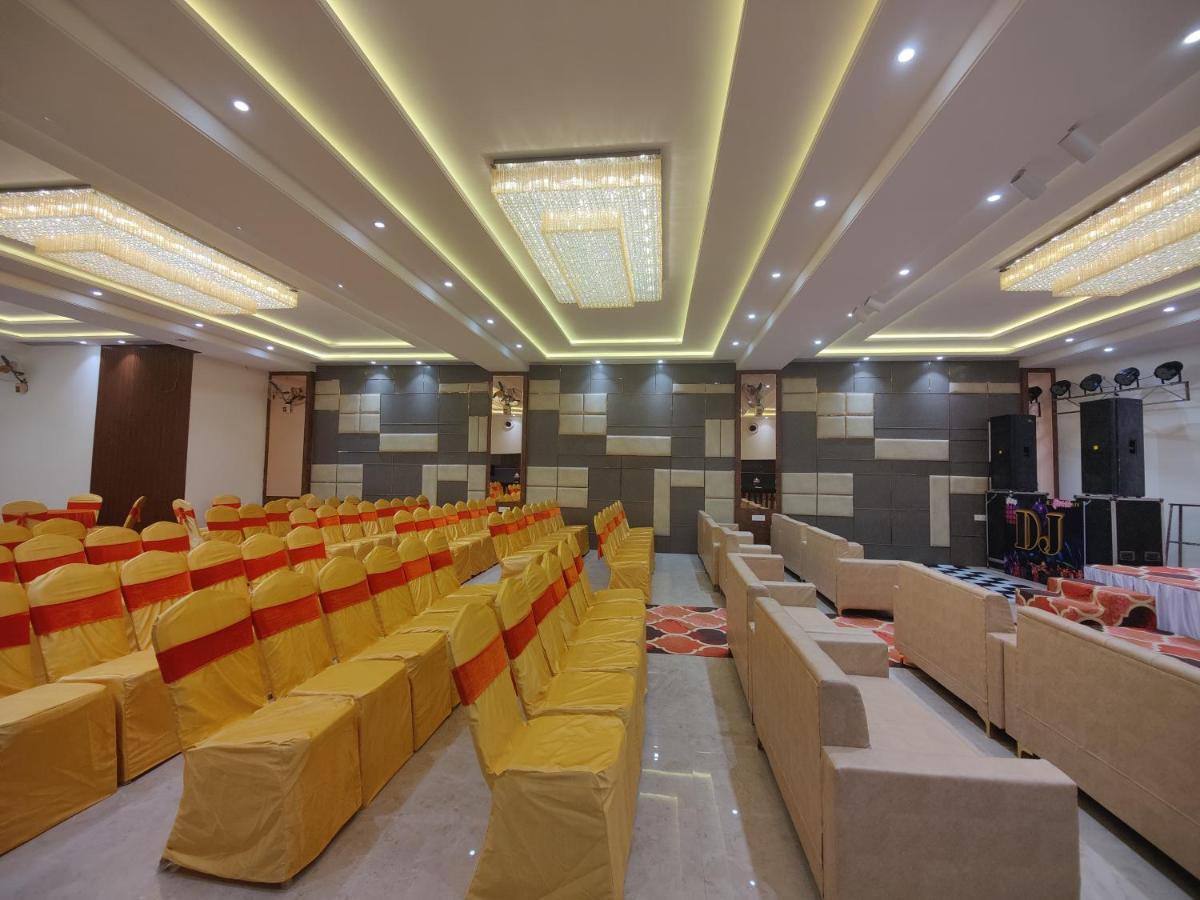 Hotel Ganpati Palace Mathura Eksteriør bilde
