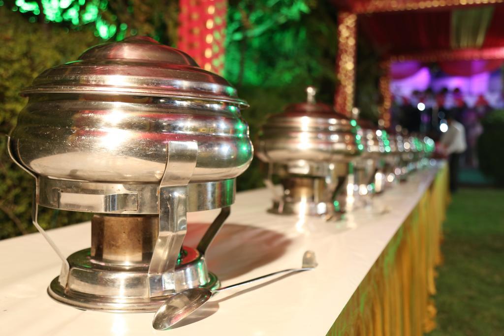 Hotel Ganpati Palace Mathura Eksteriør bilde