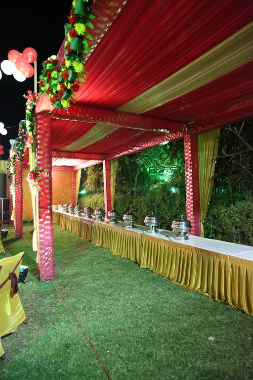 Hotel Ganpati Palace Mathura Eksteriør bilde