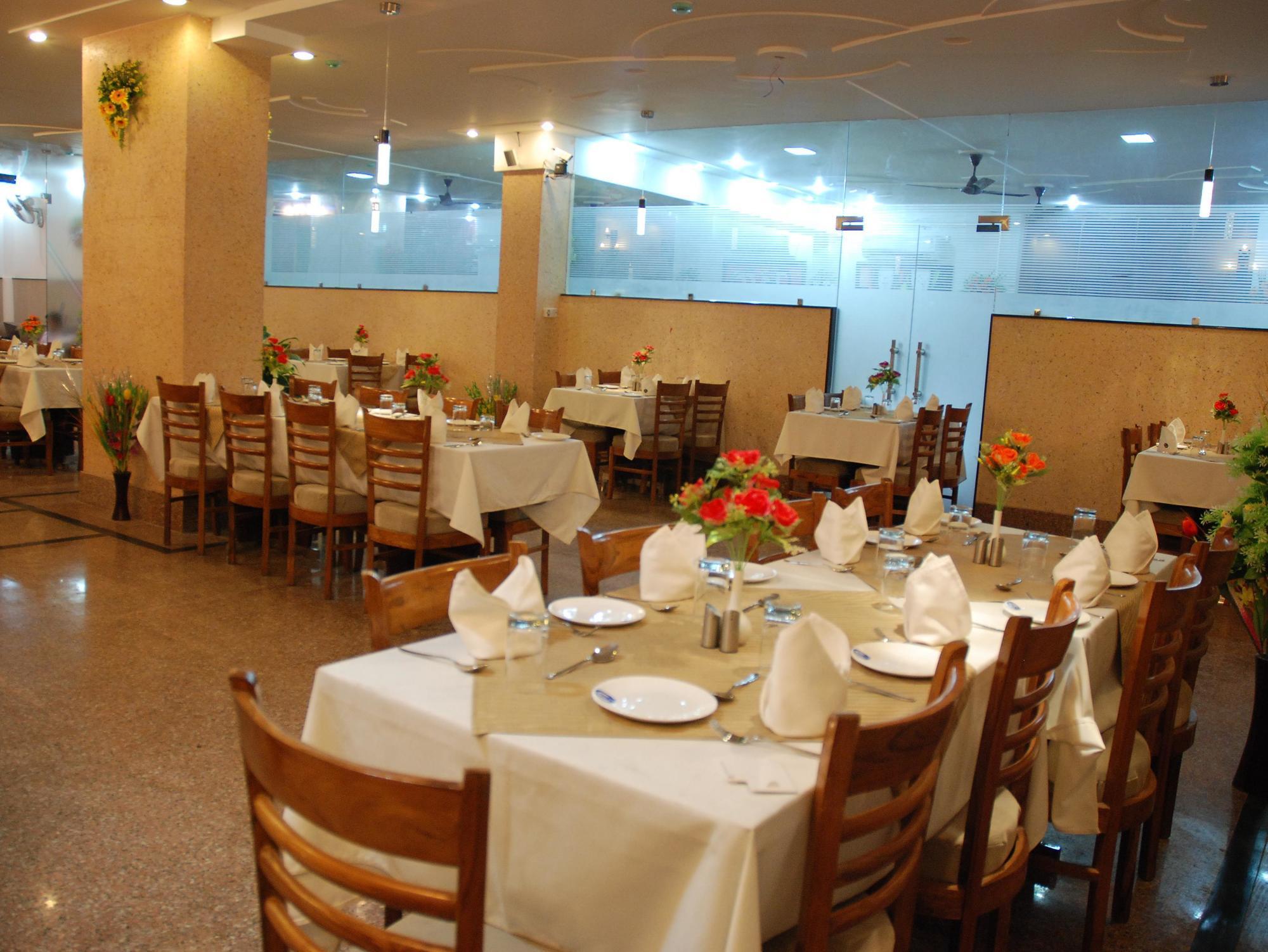 Hotel Ganpati Palace Mathura Eksteriør bilde
